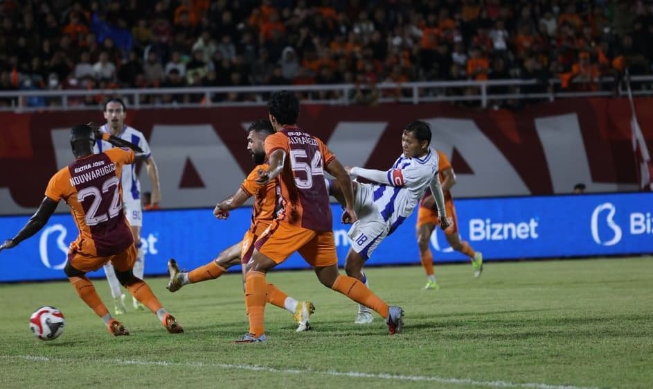 VAR Jadi Penyelamat! Borneo FC Tahan Persib, Perebutan Gelar Super League Kian Sengit