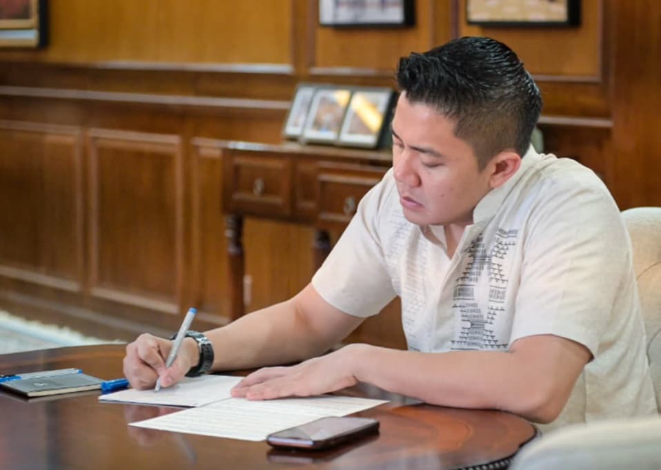 Seskab Teddy Rapat Bareng Airlangga-Purbaya, Bahas Penyesuaian Energi hingga Stimulus Ekonomi