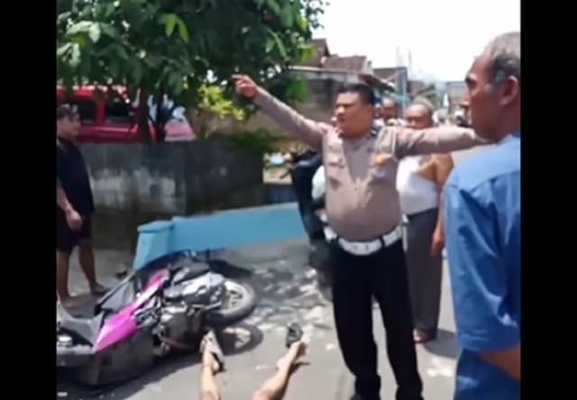Tragis! Pemuda Brebes Tewas Dikejar Polisi di Pacitan, Warga Ngamuk Kepung Petugas