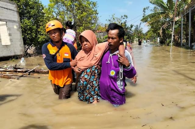 Dahsyatnya Banjir Bandang di Demak, 12 Rumah Hanyut dan 400 Jiwa Terpaksa Mengungsi