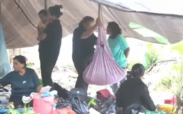 Kondisi Terkini usai Gempa M 7,6 di Ternate, 233 Rumah Rusak, 1.966 Jiwa Mengungsi Kondisi Terkini usai Gempa M 7,6 di Ternate, 233 Rumah Rusak, 1.966 Jiwa Mengungsi