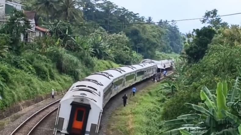 KA Bangunkarta Anjlok di Brebes, 3 Gerbong Keluar Rel