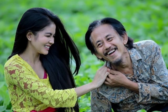 Istri Epy Kusnandar Geram, Foto Almarhum Suami Dicatut Penjual Jaket Kulit Online