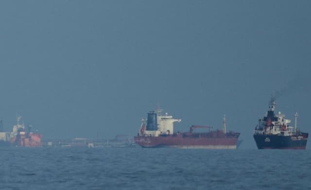 Iran Akan Blokade Selat Hormuz sampai Kesepakatan Damai dengan AS Dicapai