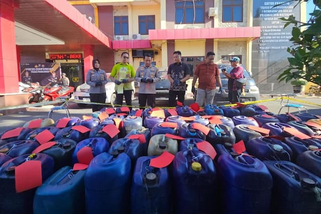 Duh! 7 Warga Probolinggo Ditangkap gegara Timbun BBM Subsidi Ribuan Liter