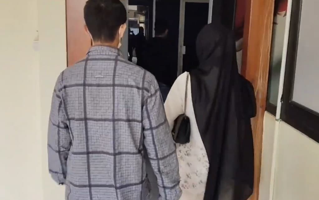 Viral Video Mesum Sejoli di Batang, Polisi Sita HP hingga Pakaian