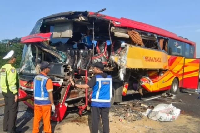 Kecelakaan Bus Tabrak Truk di Tol Gempol-Pasuruan, Belasan Penumpang Terluka