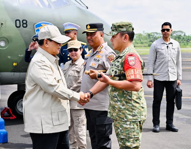 Prabowo ke Banyumas usai Jenguk Korban Kecelakaan Kereta, Cek Pengelolaan Sampah