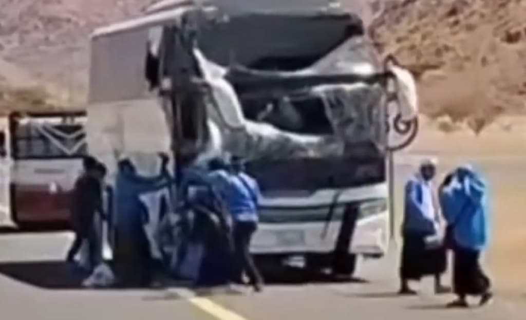 Bus Jemaah Calon Haji asal Probolinggo Kecelakaan di Madinah, Begini Kondisinya