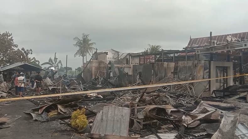 Kebakaran Hebat di Wajo, 3 Rumah 2 Motor Hangus Dilalap Api