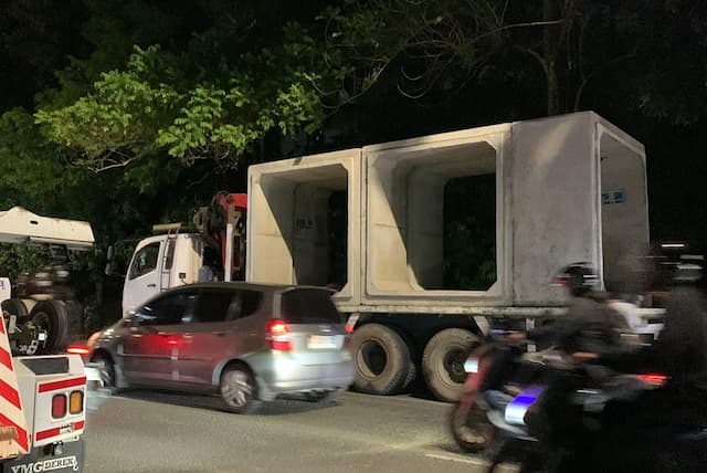 Jalan Ambles di Lenteng Agung Jaksel Mulai Diperbaiki, Target Rampung 3 Hari