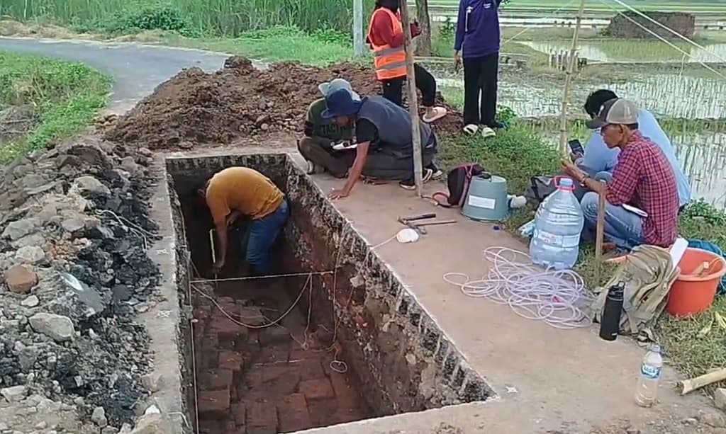 Arkeolog Temukan Situs Majapahit di Bawah Jalan Desa Mojokerto, Begini Wujudnya