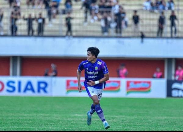 Persib Kalahkan Persebaya 2-0, Edo Febriansah Tampil Gemilang