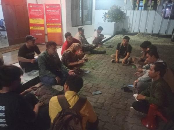 MATADEWA Demo Kantor KPU Lebak Pertanyakan Surat Rekomendasi DPRD