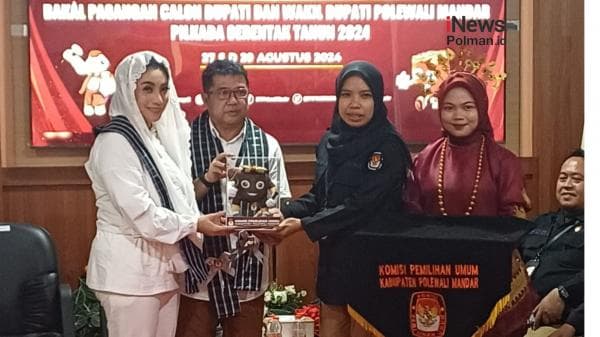 Polres Polman Amankan Pendaftaran Pasangan Bakal Calon Bupati dan Wakil Bupati di Kantor KPU