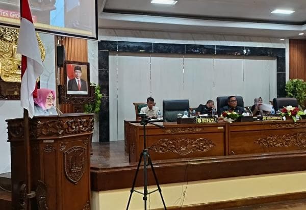 Bupati Grobogan Sampaikan Penjelasan Raperda Perubahan APBD 2024 di Rapat Paripurna DPRD