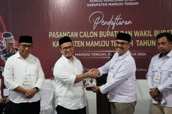 Usai Deklarasi, Arsal dan Askary Resmi Daftarkan Diri di KPU Mamuju Tengah