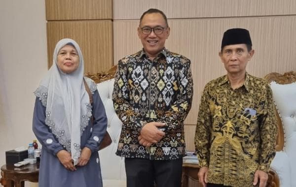 Wali Kota Cilegon Berikan Hadiah Umroh Kepada Warga Ciwaduk