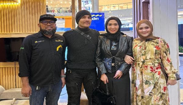 Artis Romy Rafael hingga Selebgram Anggu Batari Akui Keunggulan Plafon PVC PEVESINDO