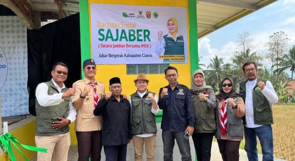 Gerakan Sajaber Bangun MCK di Kawali Ciamis