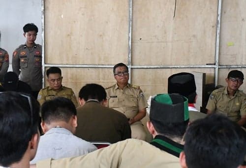 Sekprov Sulbar Temui Massa Aksi Aliansi Mahasiswa