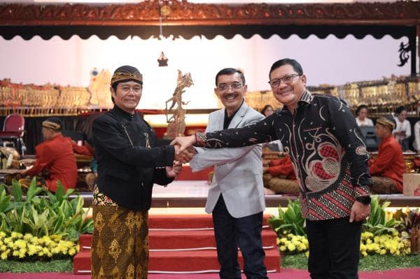 Hidupkan Warisan Budaya, Untag Surabaya Sukses Gelar Pagelaran Wayang Kulit