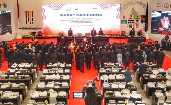 120 Anggota Legislatif Terpilih DPRD Provinsi Jawa Barat Resmi Dilantik