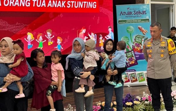 Polrestabes Bandung Tekan Angka Stunting, Bagikan Bantuan Rp250 Juta untuk 100 Keluarga