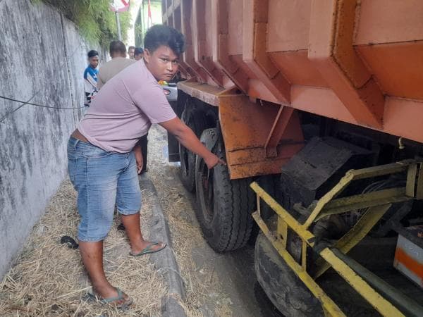 Pengendara Motor Tewas, Usai Serempet Dump Truk