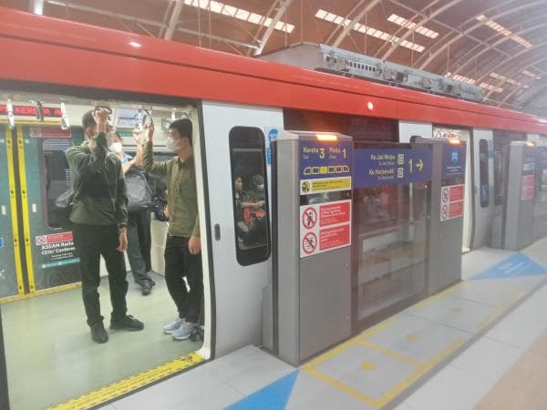 Pengguna LRT Jabodebek Melonjak, KAI Tambah Jadwal Perjalanan