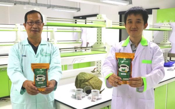 Tim Dosen Ubaya dan UKWMS Ciptakan Inovasi Kopi Celup Herbal