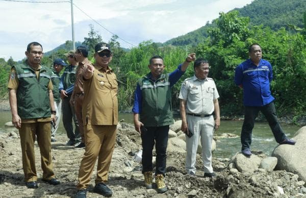 Pj Wali Kota Palopo Tinjau Proyek Normalisasi Sungai