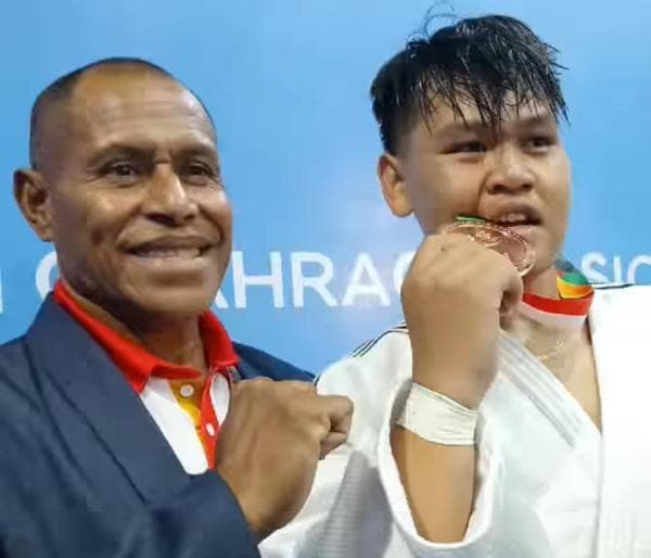 Bintang Pejudo Moses Manuputy Raih Medali Pertama untuk Provinsi Papua Barat Dalam Ajang PON XXI