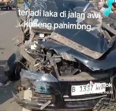 Diduga Mengantuk, Mobil SUV Tabrak Truk di Pandeglang, 1 Orang Tewas