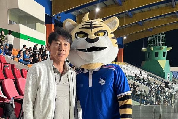 Hadir di Si Jalak Harupat, Shin Tae-yong Pantau Langsung Laga Persib vs Port FC