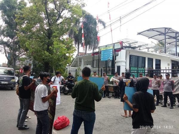 Sejumlah Laporan Dinilai Berjalan Ditempat, Mahasiswa GAMMA Geruduk Kejari Lebak