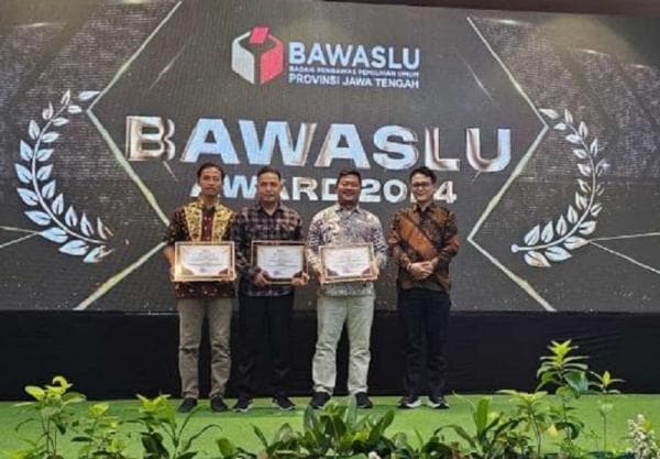 Mantap, Bawaslu Grobogan Juara I Pengelolaan Kehumasan dan Juara III Pengelolaan Data