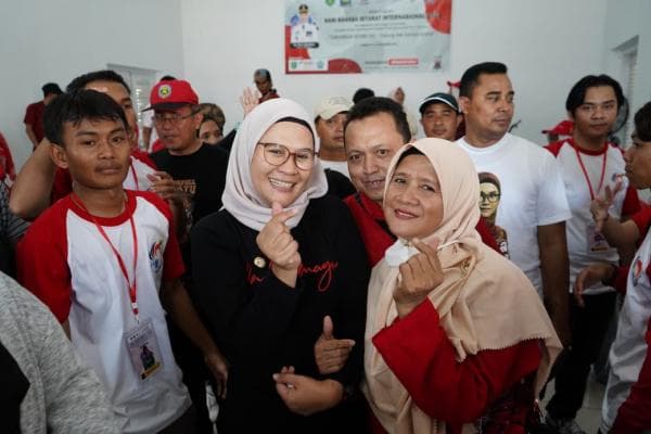 Peringati Hari Isyarat Internasional, Bupati Nina Agustina: Berikan Perhatian Lebih Pada Hak Penyand