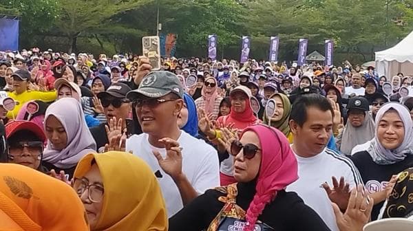 Ribuan Warga Meriahkan Senam Gembira HY di Taman Lokasana Ciamis