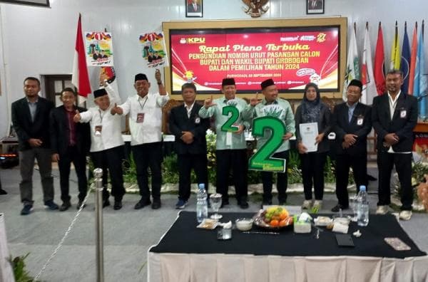 Pengundian Nomor Urut Paslon di KPU Grobogan, Hadi Sugeng Nomor 1 dan Bambang Catur Nomor 2