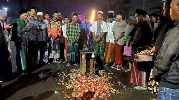 Ratusan Warga dan Keluarga Gelar Doa serta Tabur Bunga di Lokasi Meninggalnya Pelajar di Tasikmalaya