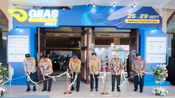 Bey Machmudin Buka GIIAS Bandung 2024, Pemprov Jabar Beri Diskon 10 Persen BBNKB dan PKB