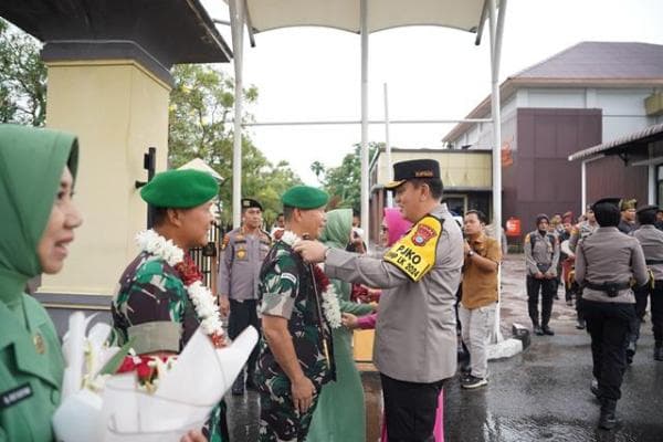  Kapolda Riau Gelar Pisah Sambut Komandan Korem,Irjen Iqbal: TNI Polri Selalu Bersinergi 