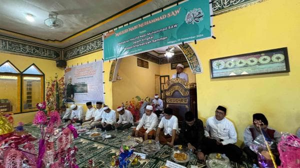 Ketua DMDI Bebas Manggazali Disambut Sholawat Saat Hadiri Maulid di Kampung Baru Campalagian