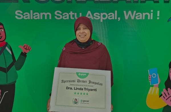 Kisah Inspiratif, Driver Gojek Surabaya Bantu Penumpang Melahirkan di Tengah Kemacetan