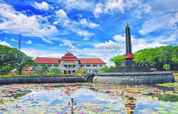 Transformasi Sejarah dan Nilai Simbolis Monumen Tugu Malang