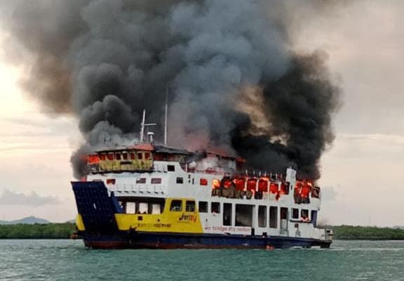 ABK KMP Tandemand Selamat dari Kebakaran di Perairan Pulau Kasam