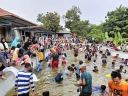 Herman Sapa Warga di Empat Desa Cikalongkulon Hingga Tebar Ikan