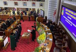 Rapat Paripurna Penetapan Pimpinan dan AKD DPRD Kabupaten Tangerang di Interupsi