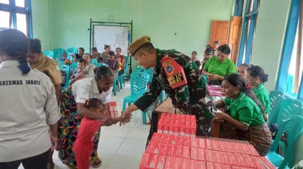 Satgas Pamtas RI-RDTL Gelar Posyandu dan Bagikan Susu Gratis untuk Cegah Stunting di Desa Nilulat